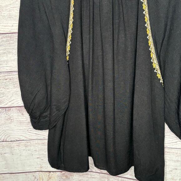 World Market Embroidered Linen Blend Boho Oversized Peasant Top Size S/M - Picture 9 of 10
